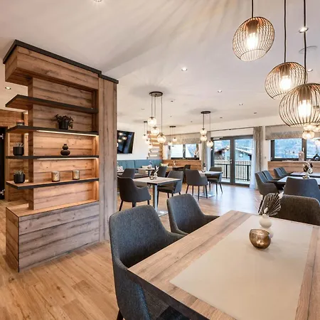 Hotel apartamentowy Gluecksmoment Goetschlhof 3*